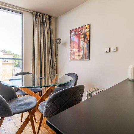 Bright & Spacious Battersea Flat Лондон Екстер'єр фото